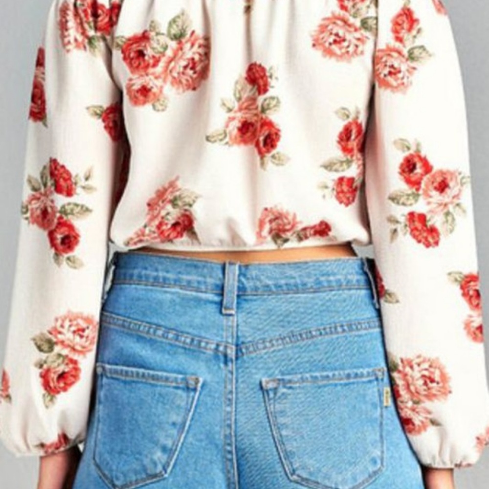 One left small ❗️NWOT Off shoulder floral crop top - Picture 4 of 4